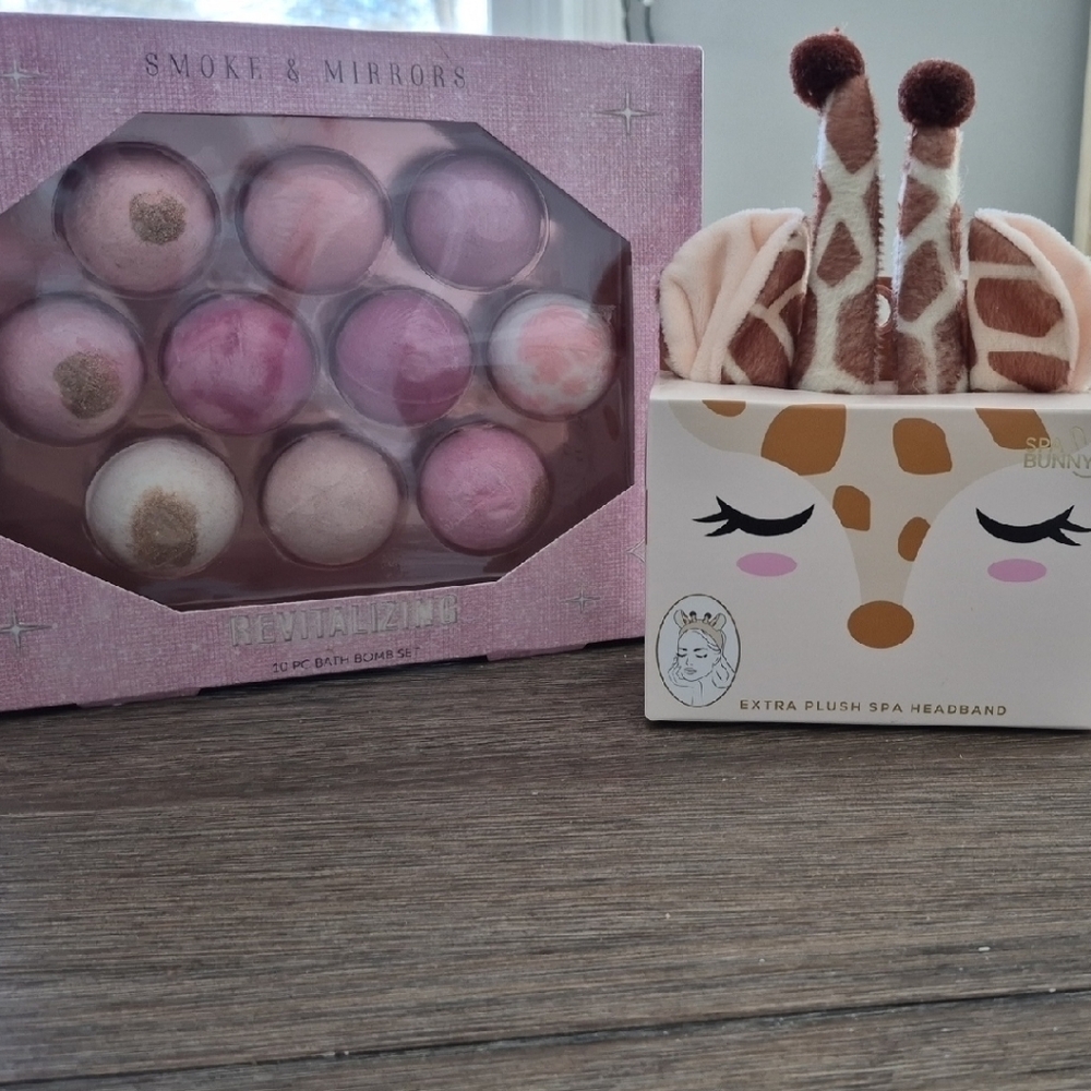 Pink and White Bath Bomb Set